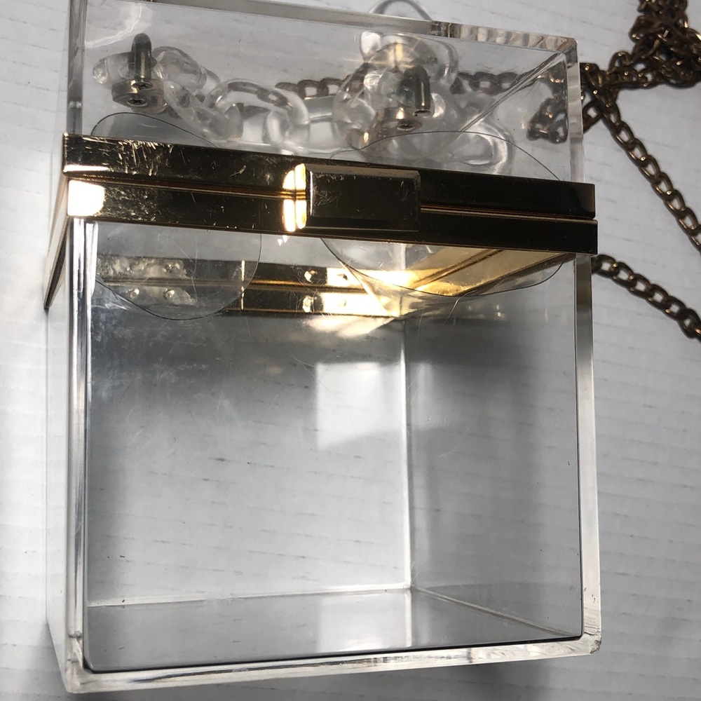 Clear Acrylic Box Clutch/Crossbody Bag Gold chain - Picture 6 of 12
